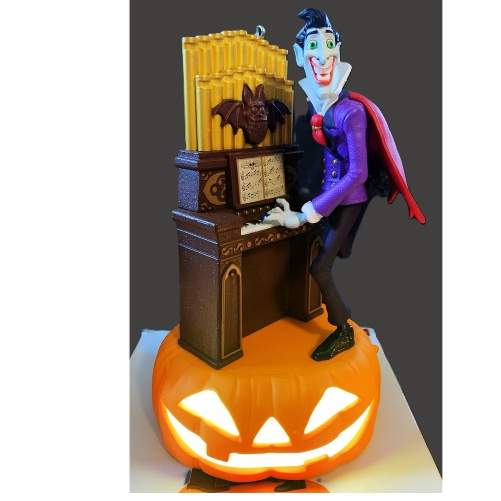 Hallmark Halloween Monster Mash Band DRACULA Figurine Light & Sound Capable NOS